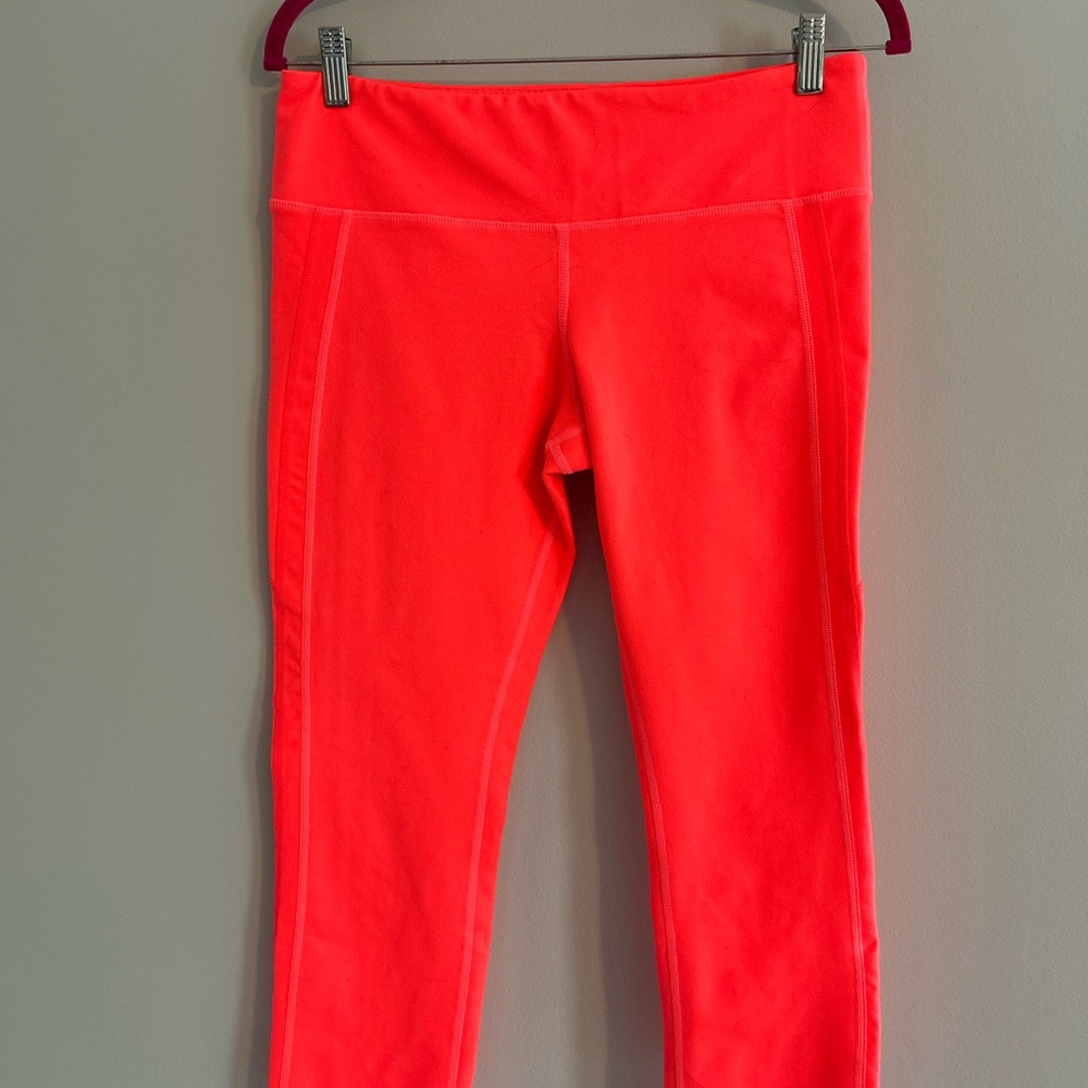 Alo Yoga Women’s Neon Volcano Helena Capri Size Large
